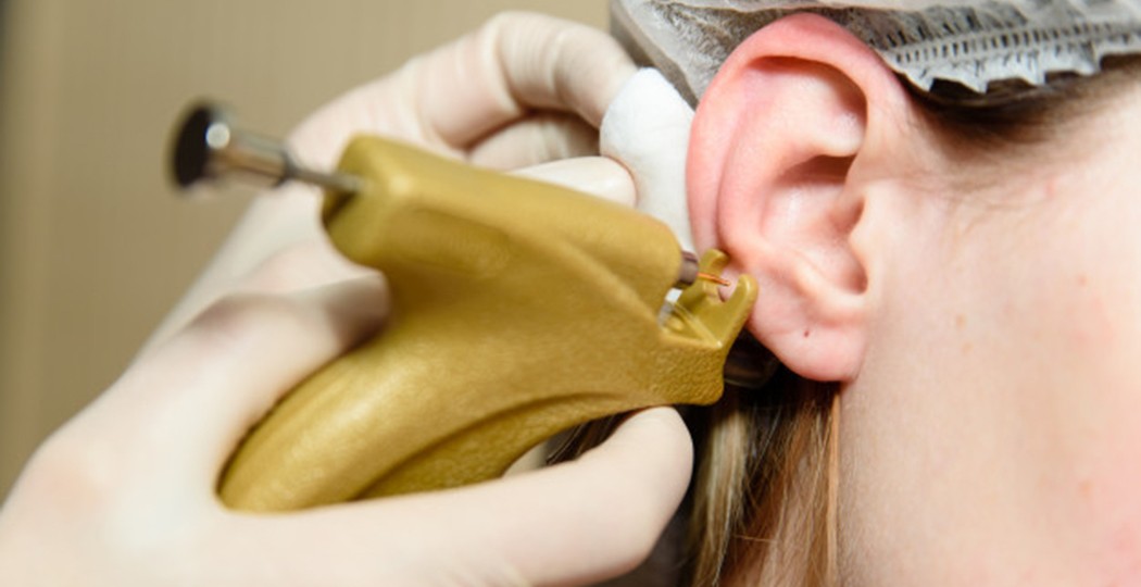 Piercing: huye de las pistolas